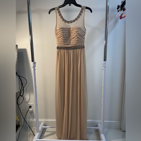 Beige Gown - Picture 2 of 7